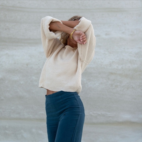 Arraei Collective Pieridea Sweater - Picture 2 of 10